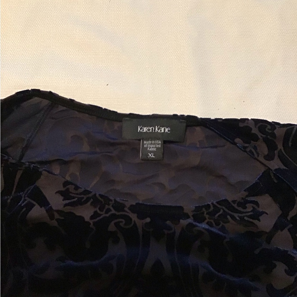 Karen Kane Navy and Black Long Sleeve Top - Picture 5 of 5